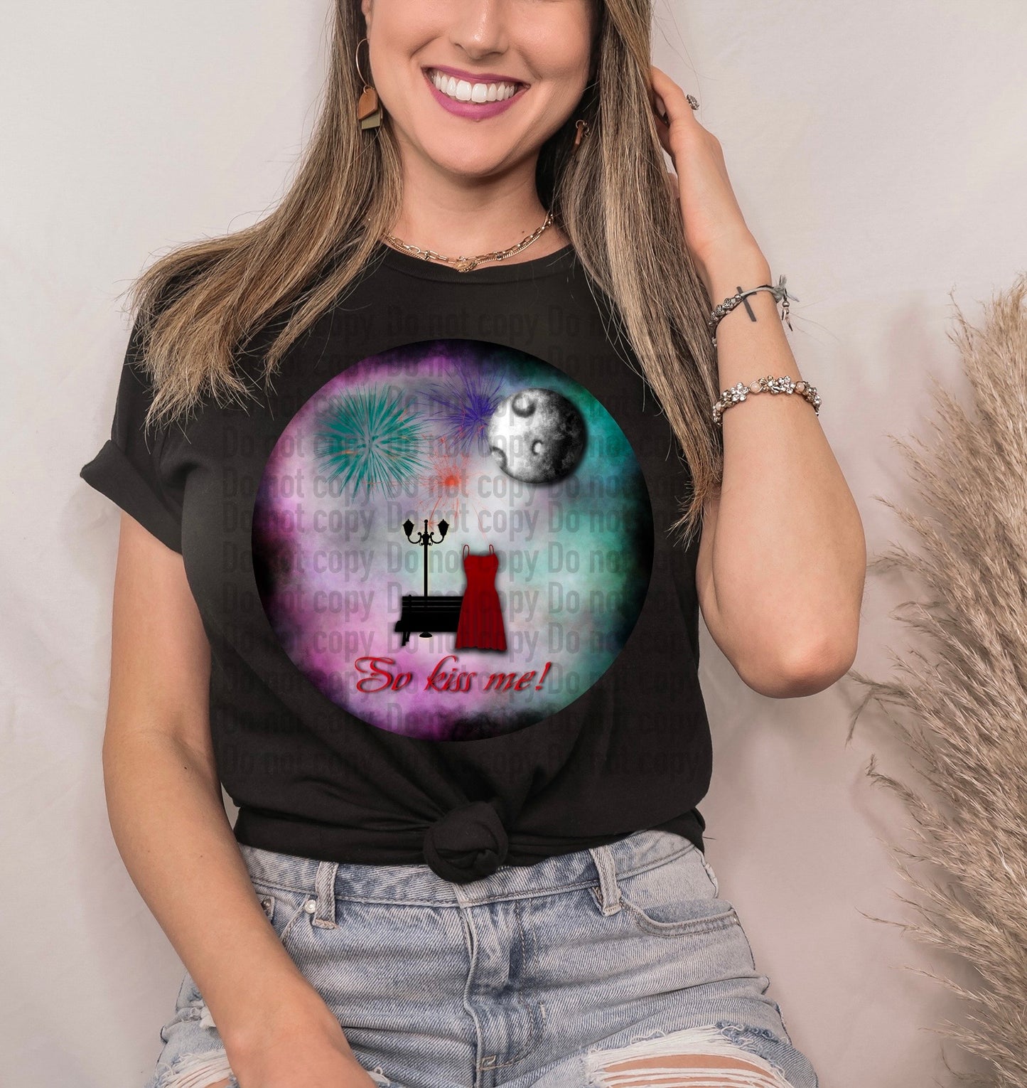 Kiss Me - T-Shirt & Hoodie